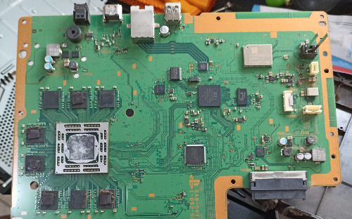 Limpeza preventiva + Troca de pasta térmica Playstation 4