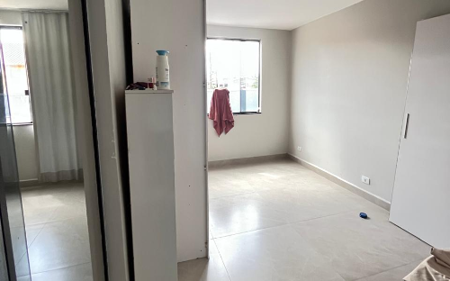 Luxuosa casa tipo sobrado no Residencial Santos Dumont