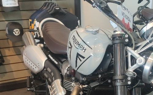 Scrambler 900 Street
