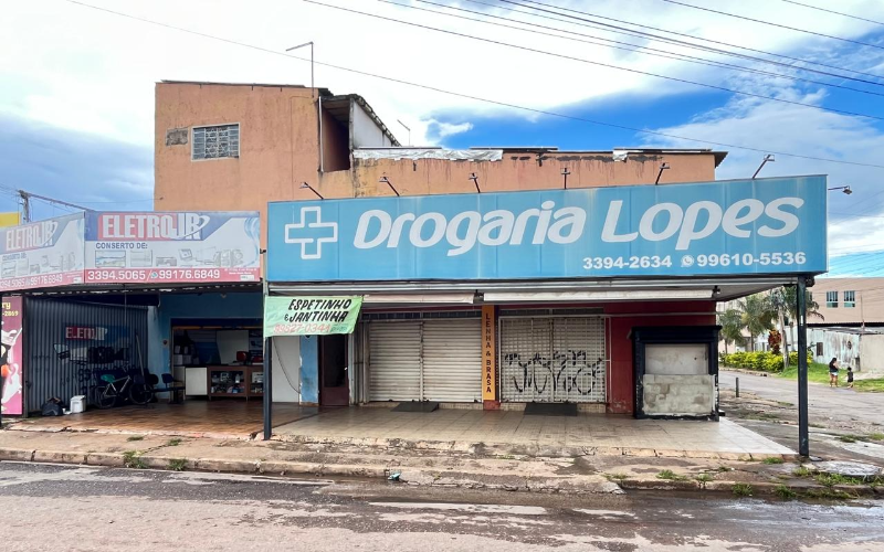Prédio comercial QR 117