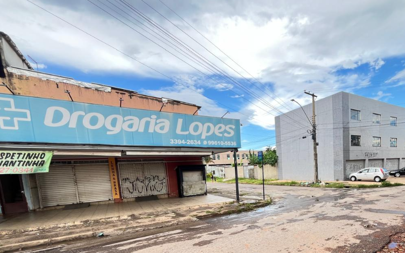 Prédio comercial QR 117