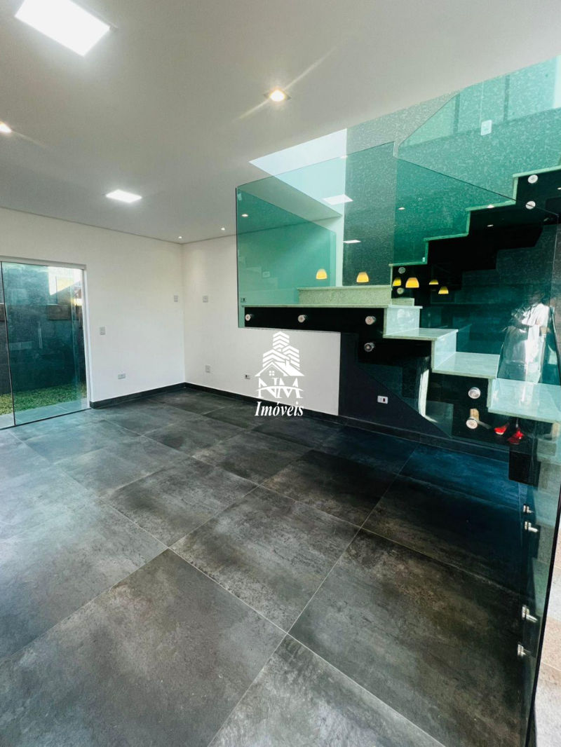 Sobrado novo de alto padrão à venda em São José dos Pinhais – Bairro Guatupê