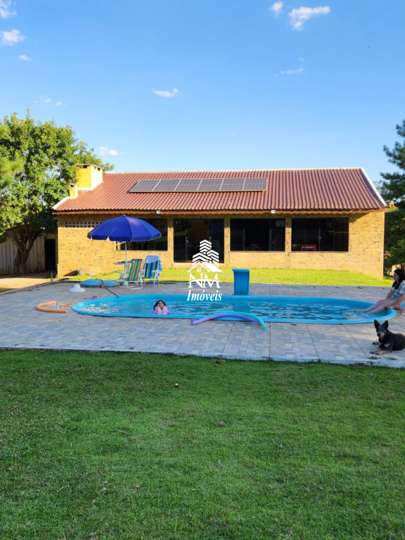 Excelente Chácara urbana à venda em Contenda com 6.630m² alto padrão