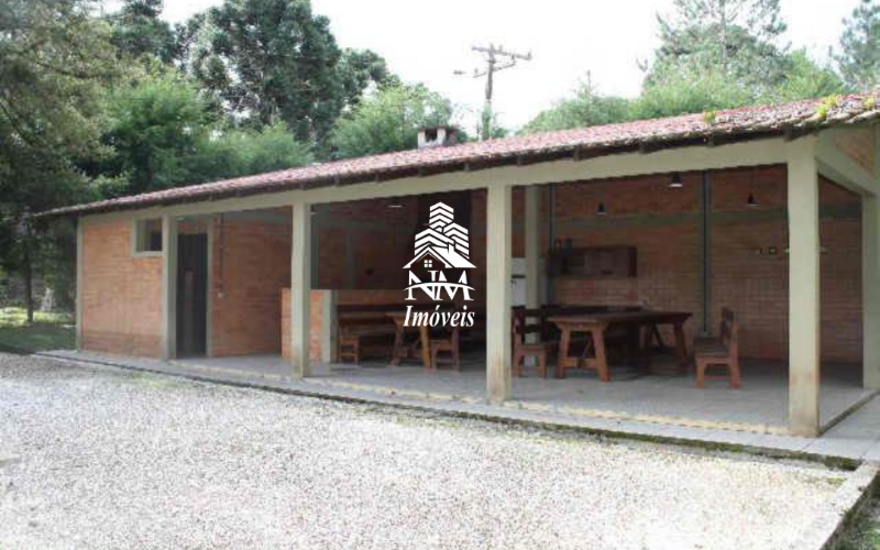 Chácara de alto padrão à venda em Campina Grande do Sul com 89.000 m² (3,67 alqueires)