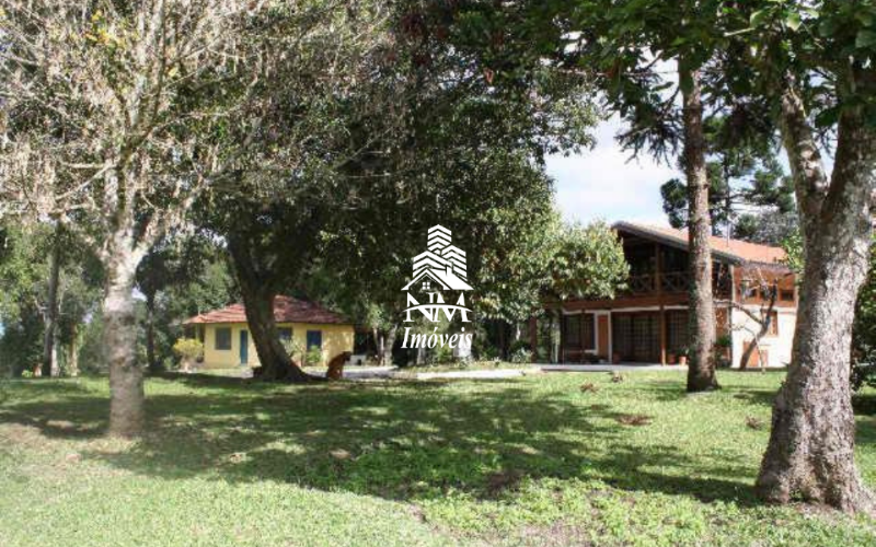 Chácara de alto padrão à venda em Campina Grande do Sul com 89.000 m² (3,67 alqueires)