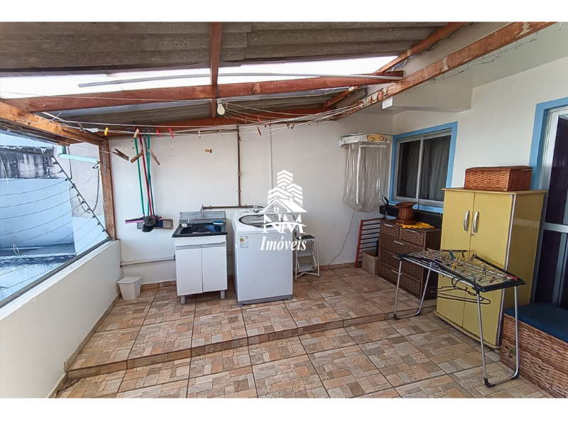 Sobrado com 4 Quartos à Venda no Centro de Pinhais