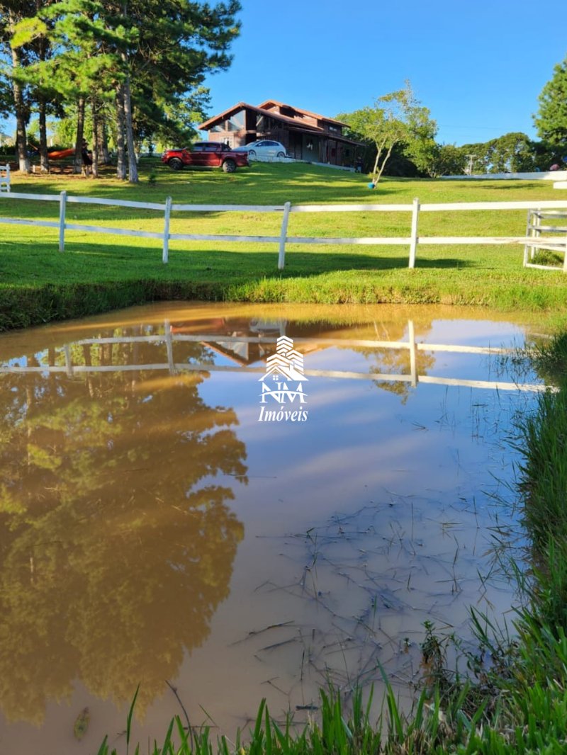 Excelente Chácara urbana à venda em Contenda com 6.630m² alto padrão