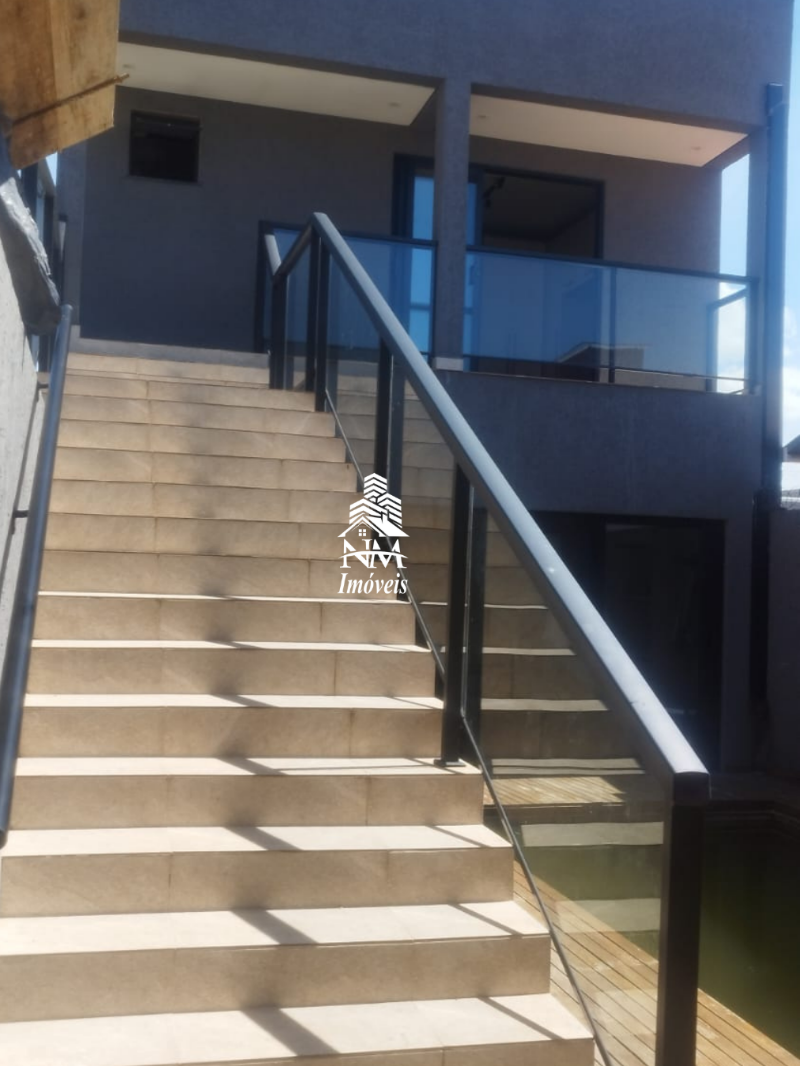 Terreno com 2 kitnets prontas e + 3 em construção à venda em São José dos Pinhais – Bairro Barro Preto