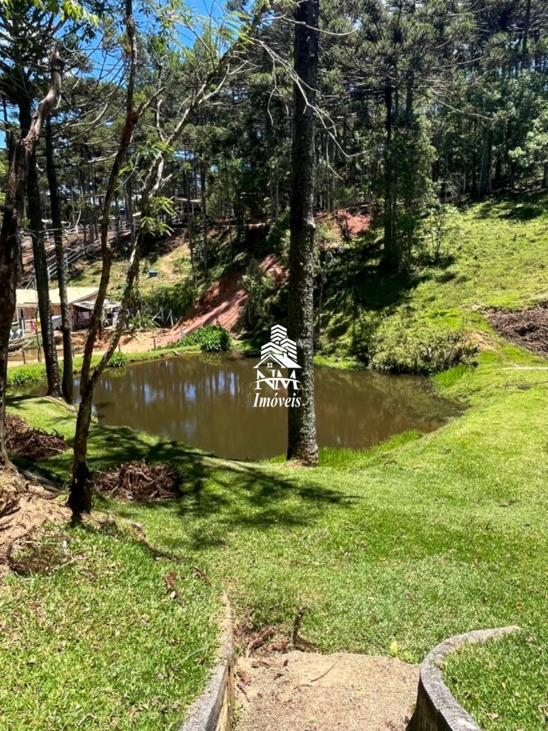 Refúgio de alto padrão à venda em Campina Grande do Sul – Chácara exclusiva