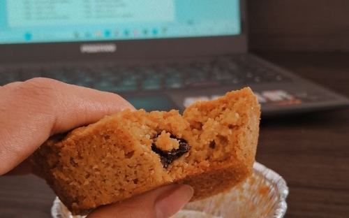 Bolinho de Cenoura e Aveia com Chocolate- 04 unidades