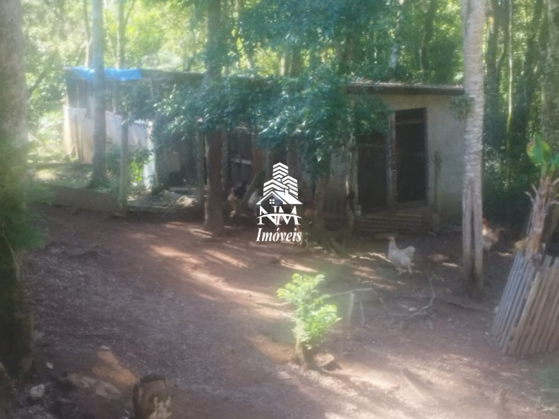 Chácara urbana com 3.700m² em condomínio à venda em Piraquara – Próximo ao Centro