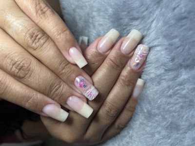 Alongamento de unhas