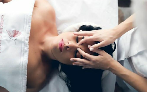 MASSAGEM TERAPÊUTICA CORPO E ROSTO