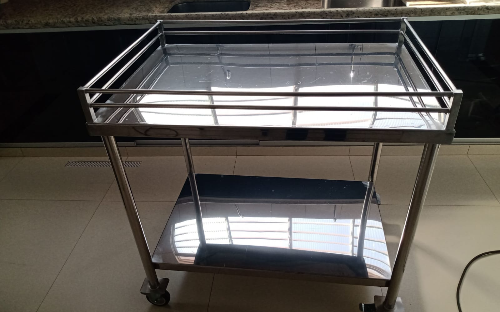 Bancadas e mesas em aço inox