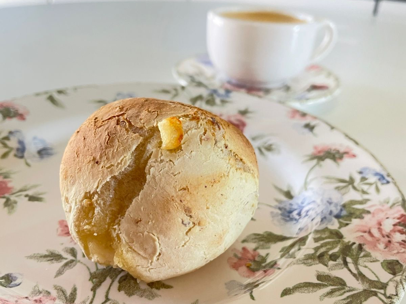 Pão de queijo fit sem recheio.