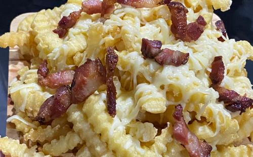 Batata Frita com Bacon e Queijo