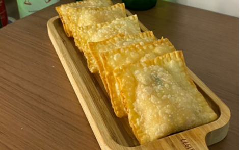 Pastelzinho de Camarão com Catupiry