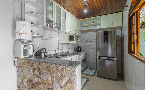 Casa a Venda com 5 dormitórios na Capela