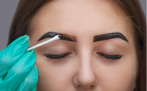 Sobrancelha de Henna