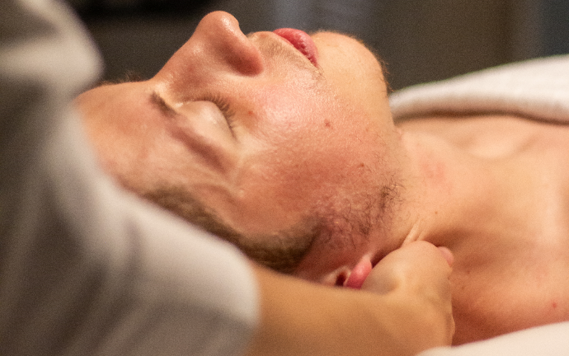 MASSAGEM TERAPÊUTICA c/ VENTOSATERAPIA (corpo e rosto)