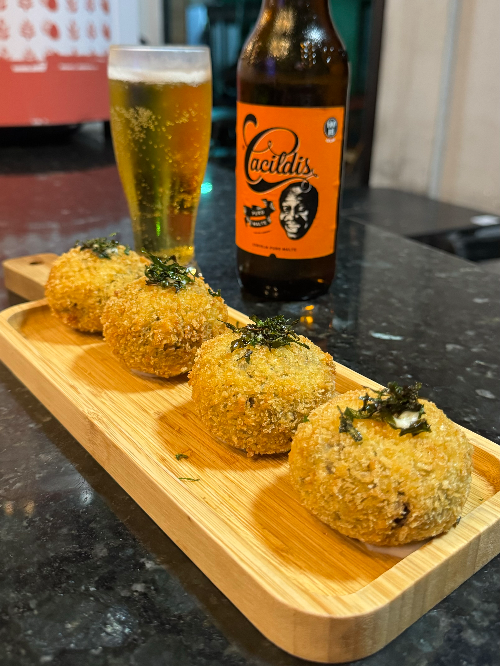 Bolinho de FEIJOADA.