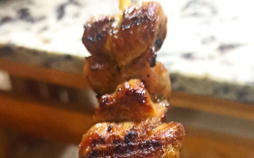 Espetinho de filé de pescoço de frango