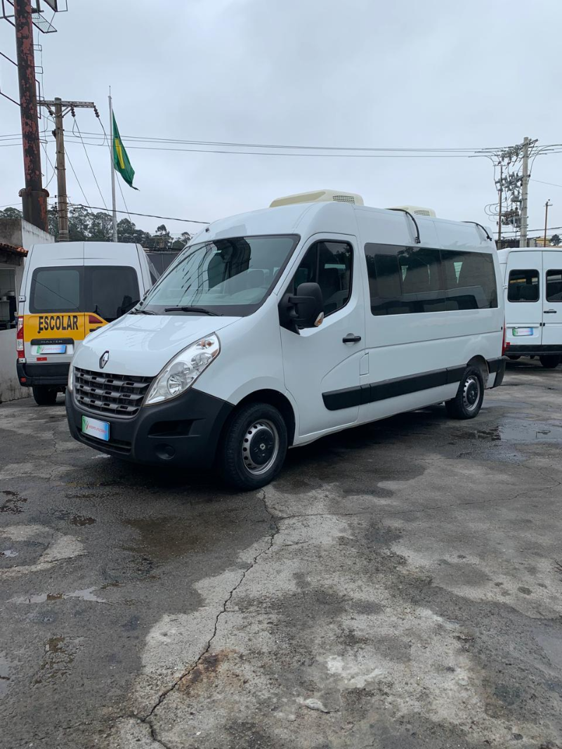 RENAULT MASTER L2H2- 16 LUGARES