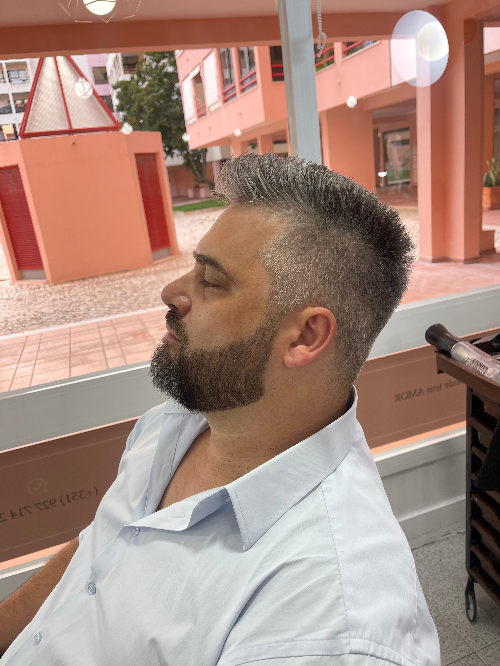 Corte masculino com visagismo