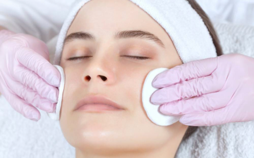 Limpeza de pele com peeling de diamante