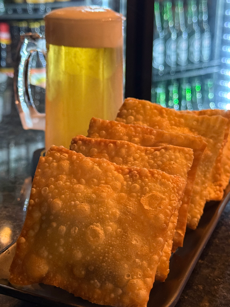Pastelzinho de cupim com queijo!