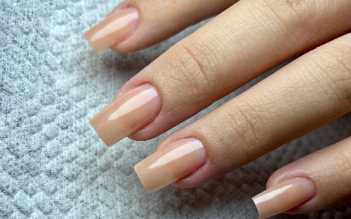 Alongamento Ultrarresistente + Manicura Russa + Esmaltação de Gel