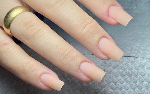 Alongamento Ultrarresistente + Manicura Russa + Esmaltação de Gel