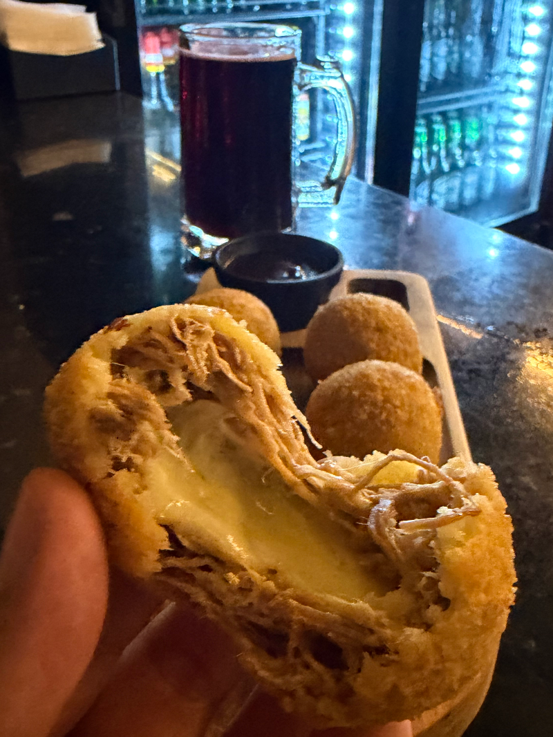 BOLINHO DE BRISKET (peito bovino)