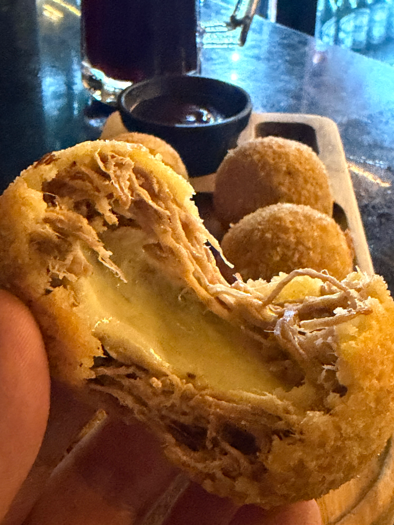 BOLINHO DE BRISKET (peito bovino)