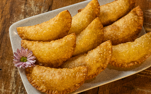 PASTÉIS MONTADOS E FRITOS NA HORA 20 CM