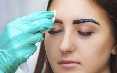 Sobrancelha de Henna