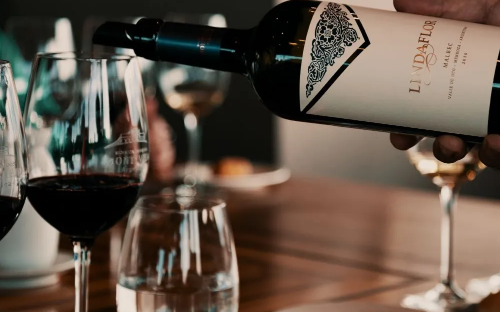 VINHOS EM GARRAFA