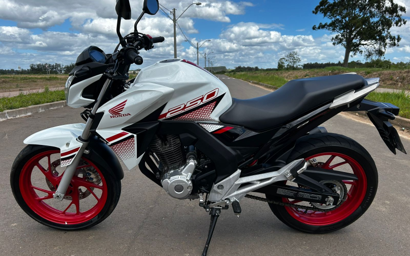 HONDA CB 250F Twister CBS 2022