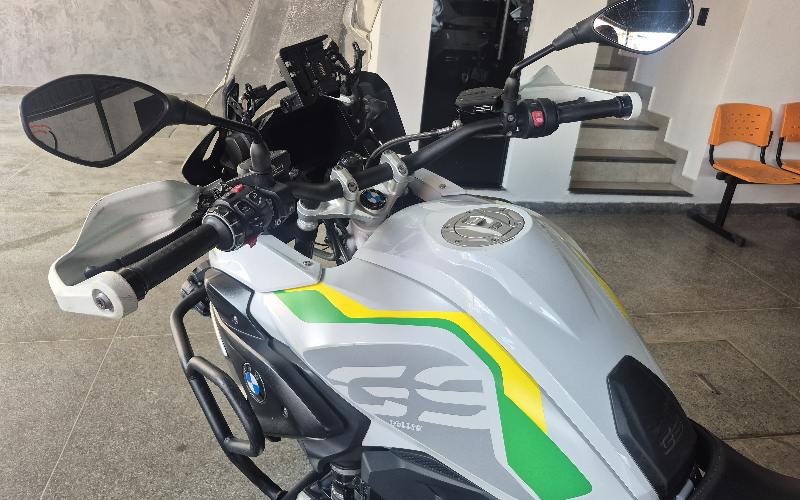 BMW R1250 GS PREMIUM 2022 COM APENAS 19700 KM RODADOS CONFORTO E MUITO ESTILO!!!