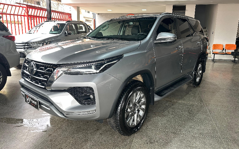 Toyota Hilux SW4 SRX 4X4 2.8 TDI 16V Dies. Aut. 2022