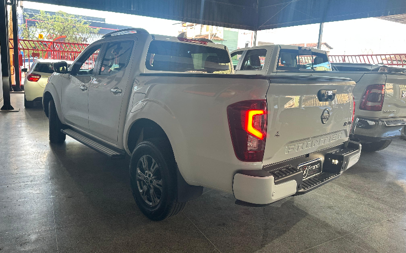 Nissan Frontier XE CD 4X4 2.3 Bi-TB Diesel Aut. 2025