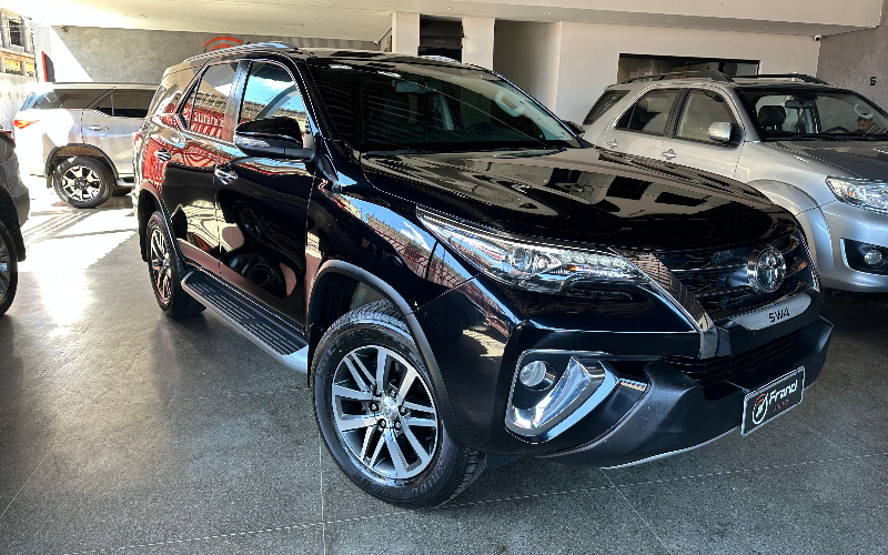 Toyota Hilux SW4 SRX 4X4 2.8 TDI 16V Dies. Aut. 2016