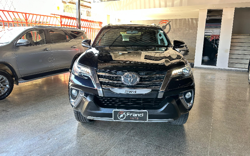 Toyota Hilux SW4 SRX 4X4 2.8 TDI 16V Dies. Aut. 2016