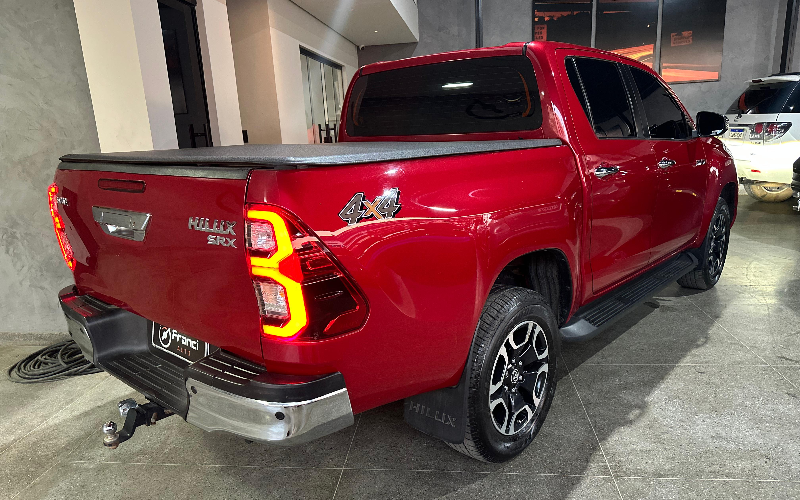 Toyota Hilux CD SRX 4X4 2.8 TDI 16V Diesel Aut. 2023