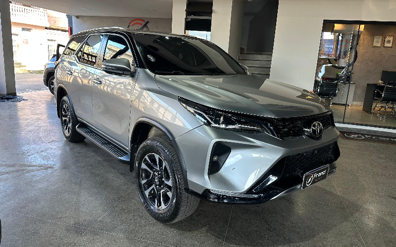 Toyota Hilux SW4 SRX 4X4 2.8 TDI 16V Dies. Aut. 2024