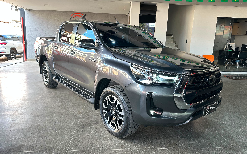 Toyota Hilux CD SRX 4X4 2.8 TDI 16V Diesel Aut. 2025