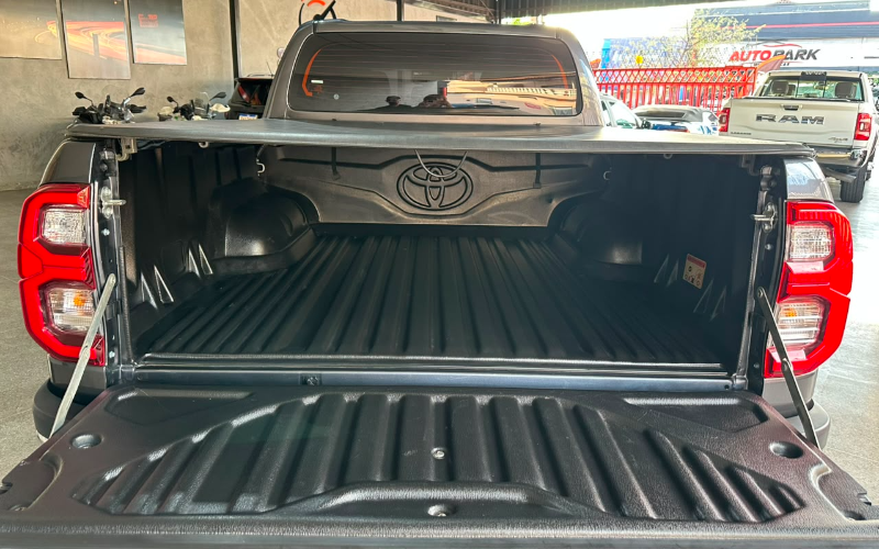 Toyota Hilux CD SRX 4X4 2.8 TDI 16V Diesel Aut. 2025